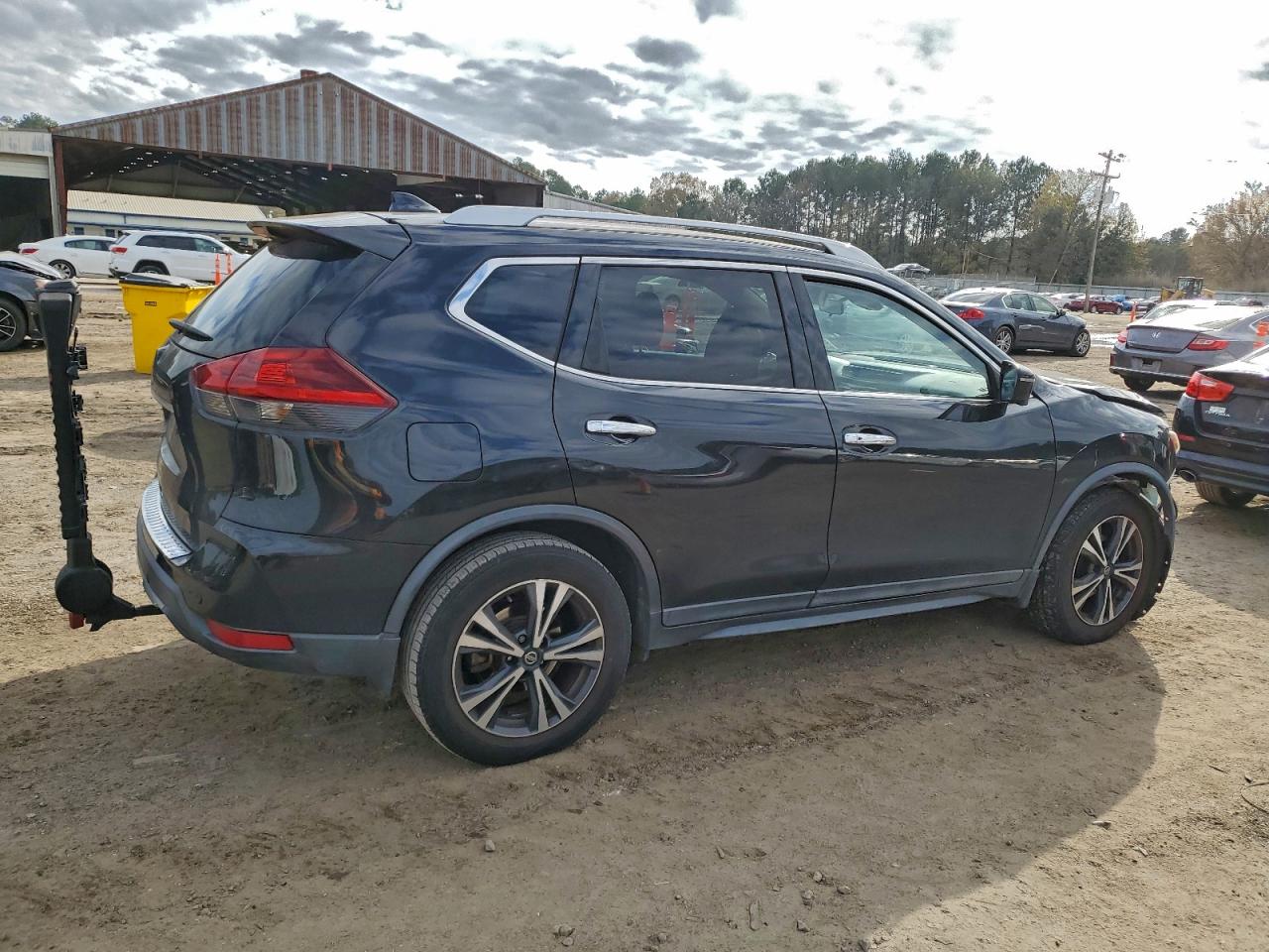 2019 NISSAN ROGUE S photo 3