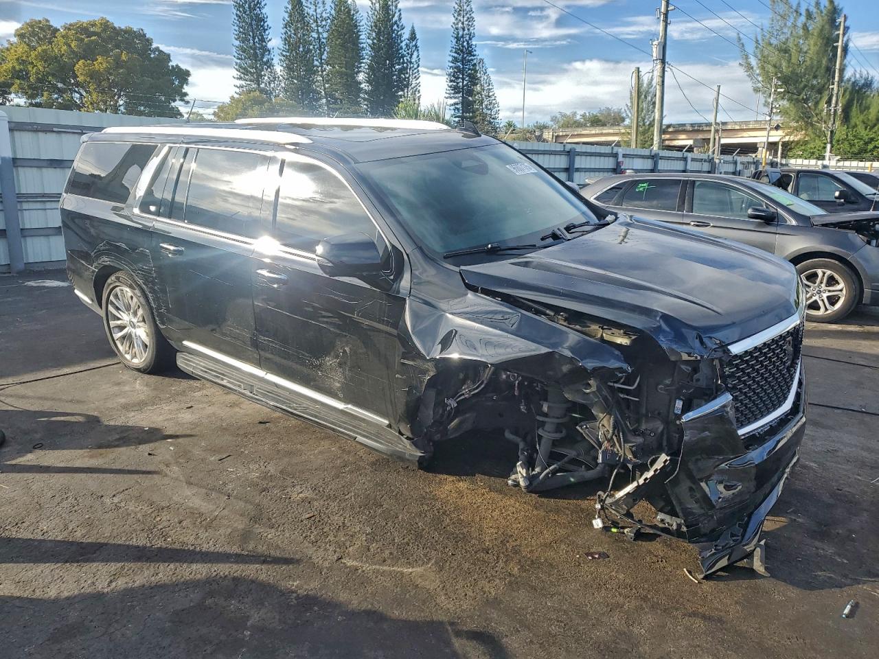 2023 CADILLAC ESCALADE ESV PREMIUM LUXURY photo 4
