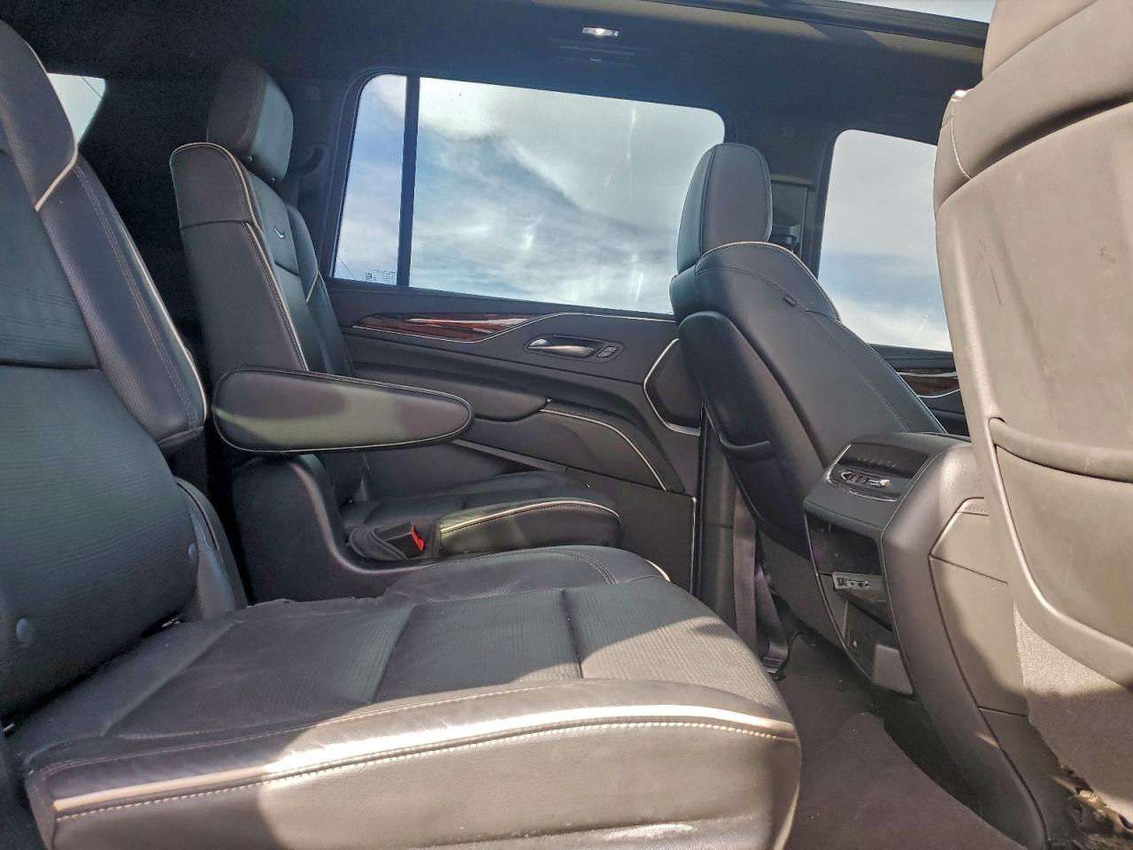 2023 CADILLAC ESCALADE ESV PREMIUM LUXURY photo 11