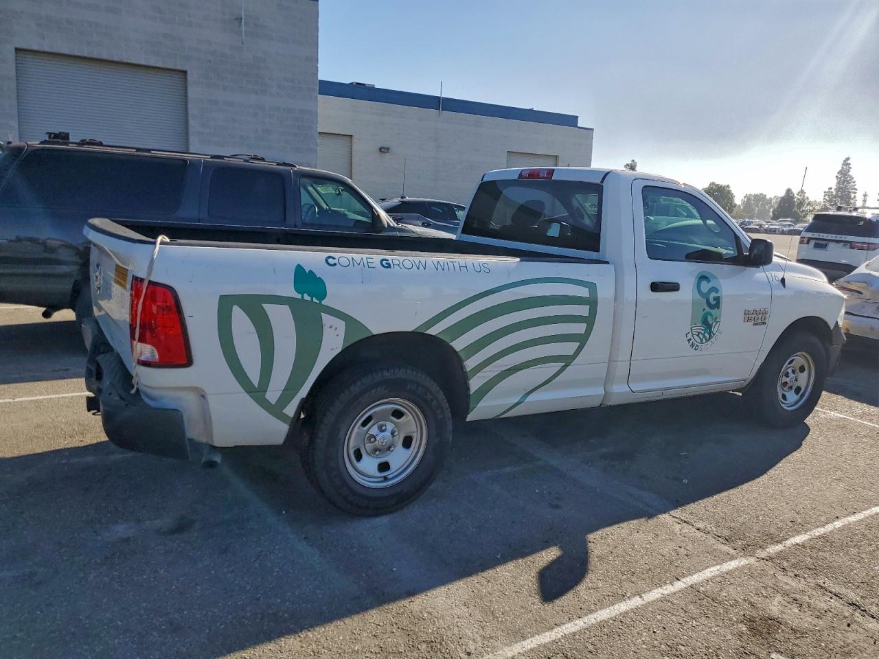 2019 RAM 1500 CLASSIC TRADESMAN photo 3