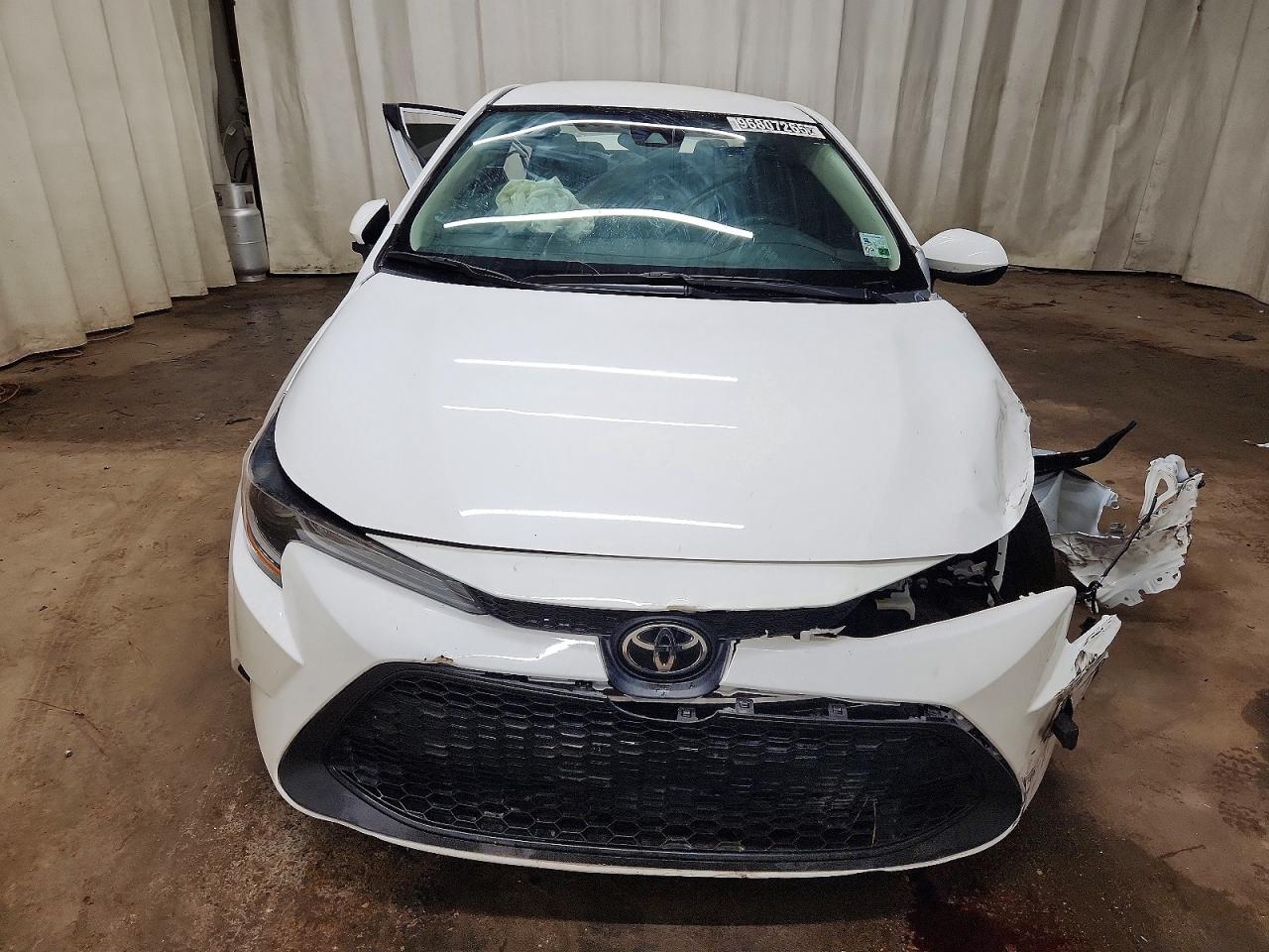 2022 TOYOTA COROLLA LE photo 5