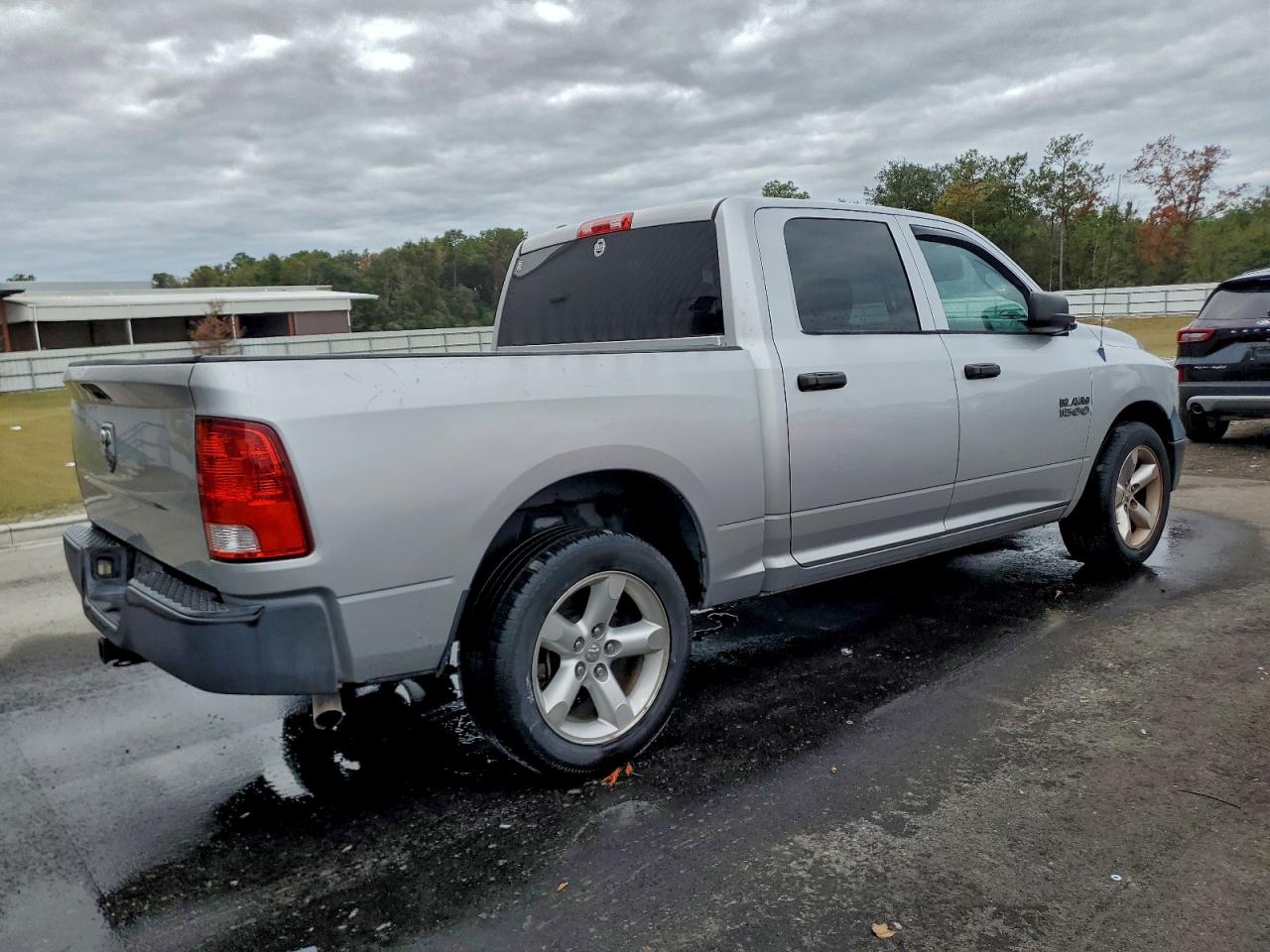 2014 RAM 1500 ST photo 3