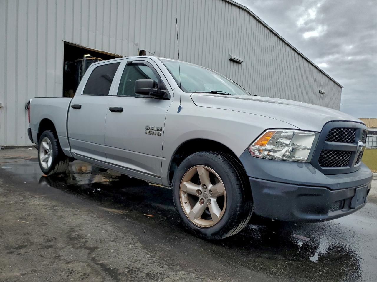 2014 RAM 1500 ST photo 4