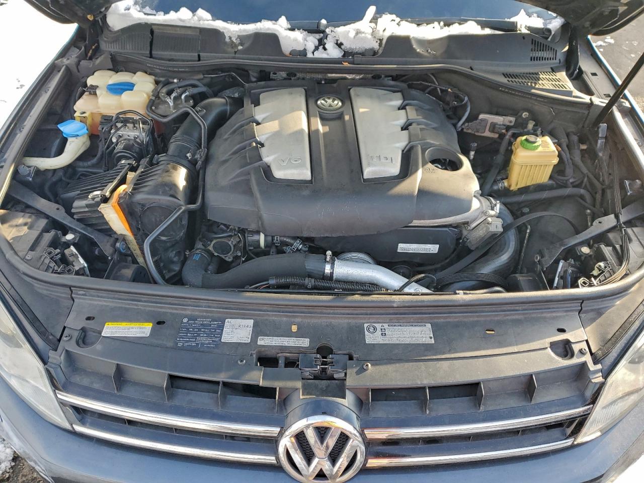 2012 VOLKSWAGEN TOUAREG V6 TDI photo 12