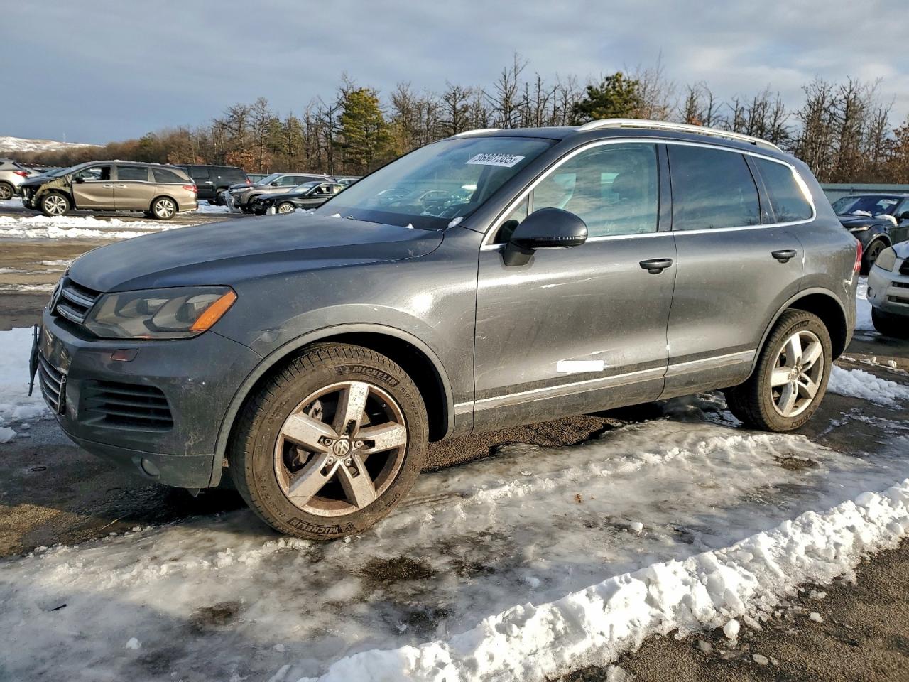 2012 VOLKSWAGEN TOUAREG