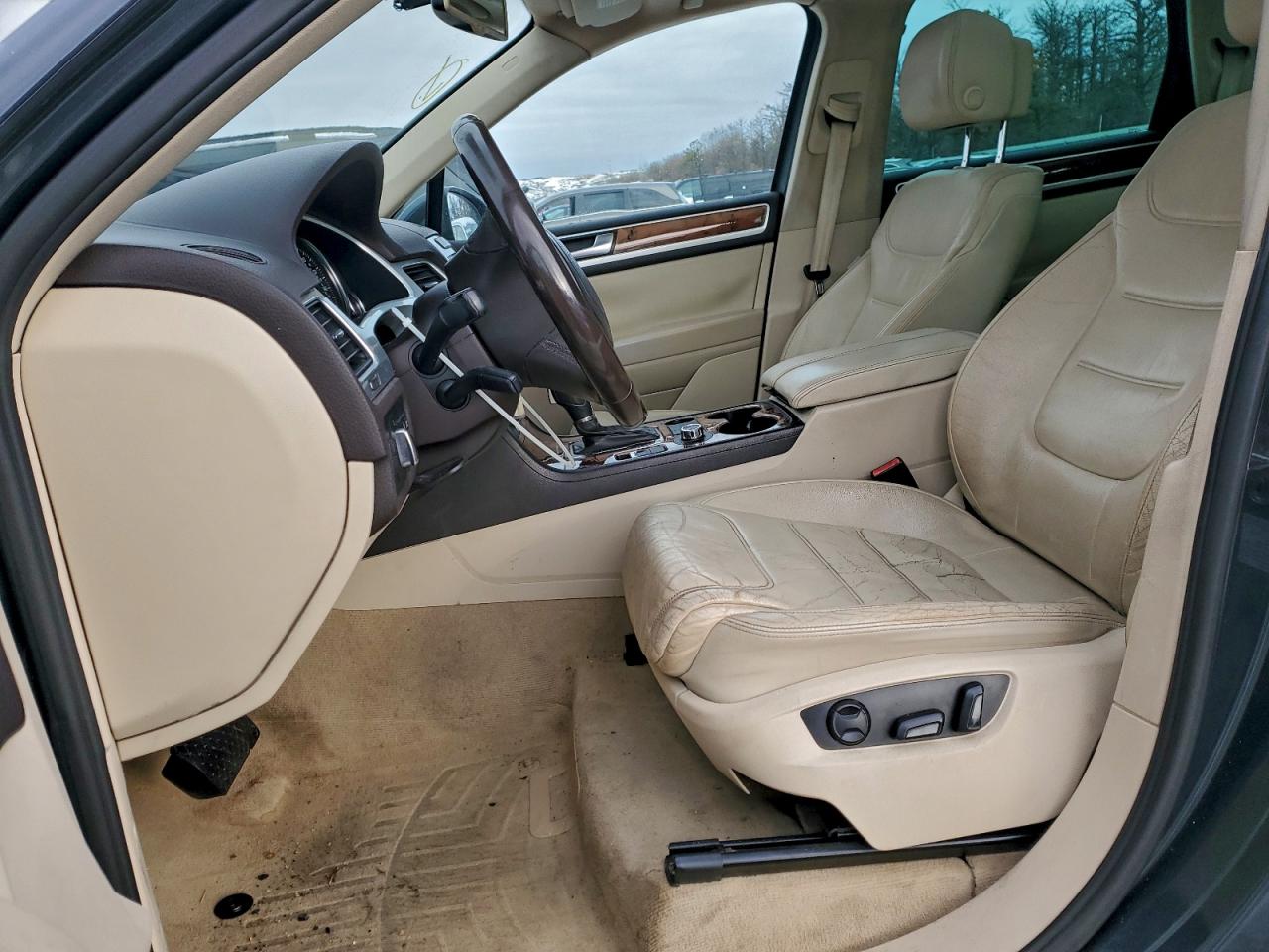 2012 VOLKSWAGEN TOUAREG V6 TDI photo 7