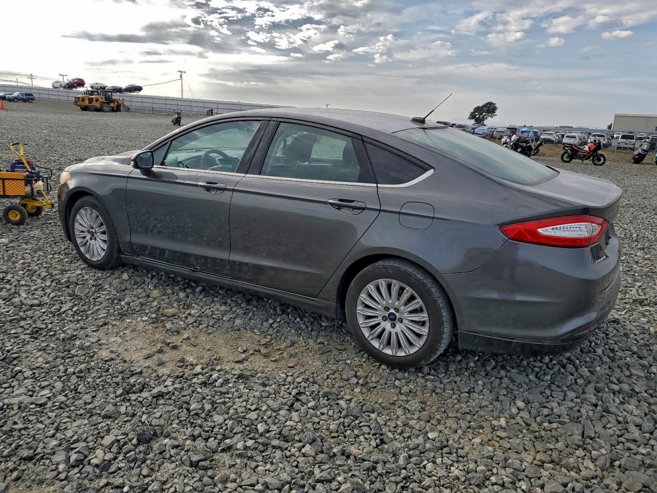 2015 FORD FUSION SE HYBRID photo 2