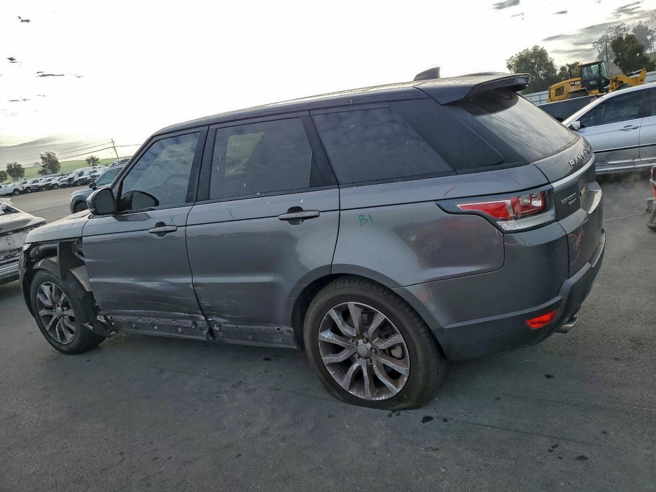 2017 LAND ROVER RANGE ROVER SPORT HSE photo 2