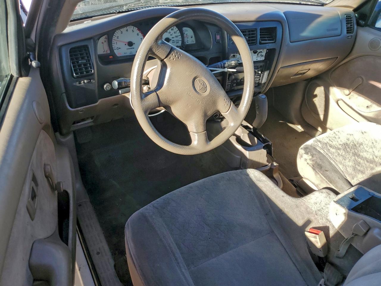 2004 TOYOTA TACOMA XTRACAB photo 8