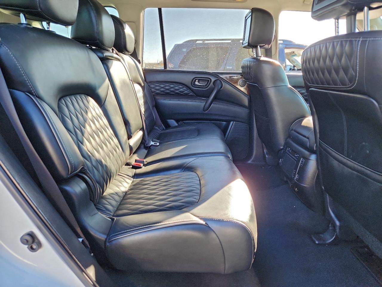 2018 INFINITI QX80 BASE photo 11