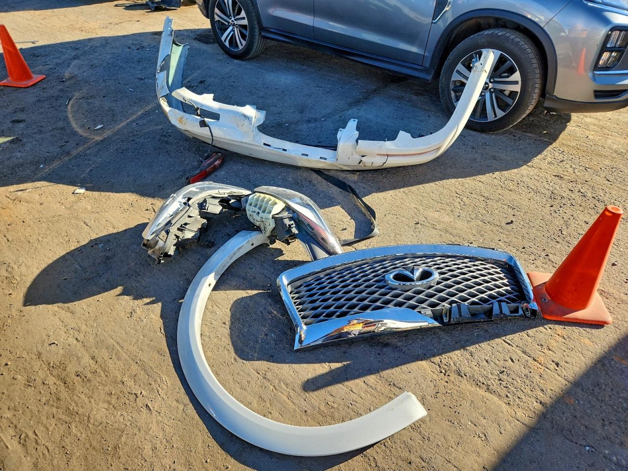 2018 INFINITI QX80 BASE photo 13