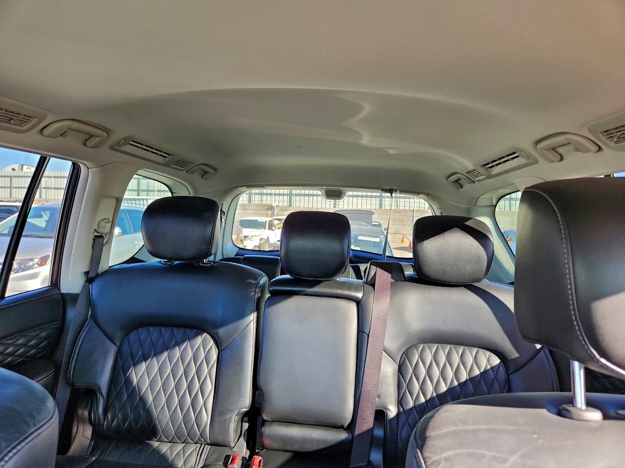 2018 INFINITI QX80 BASE photo 10