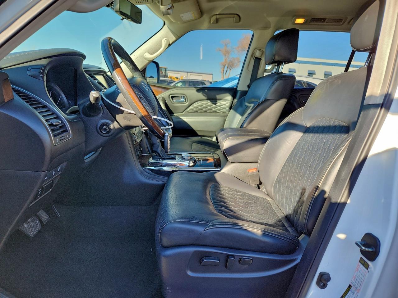 2018 INFINITI QX80 BASE photo 7