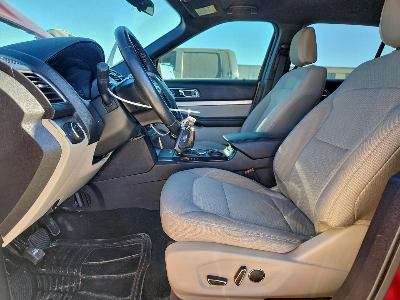 2018 FORD EXPLORER XLT photo 7