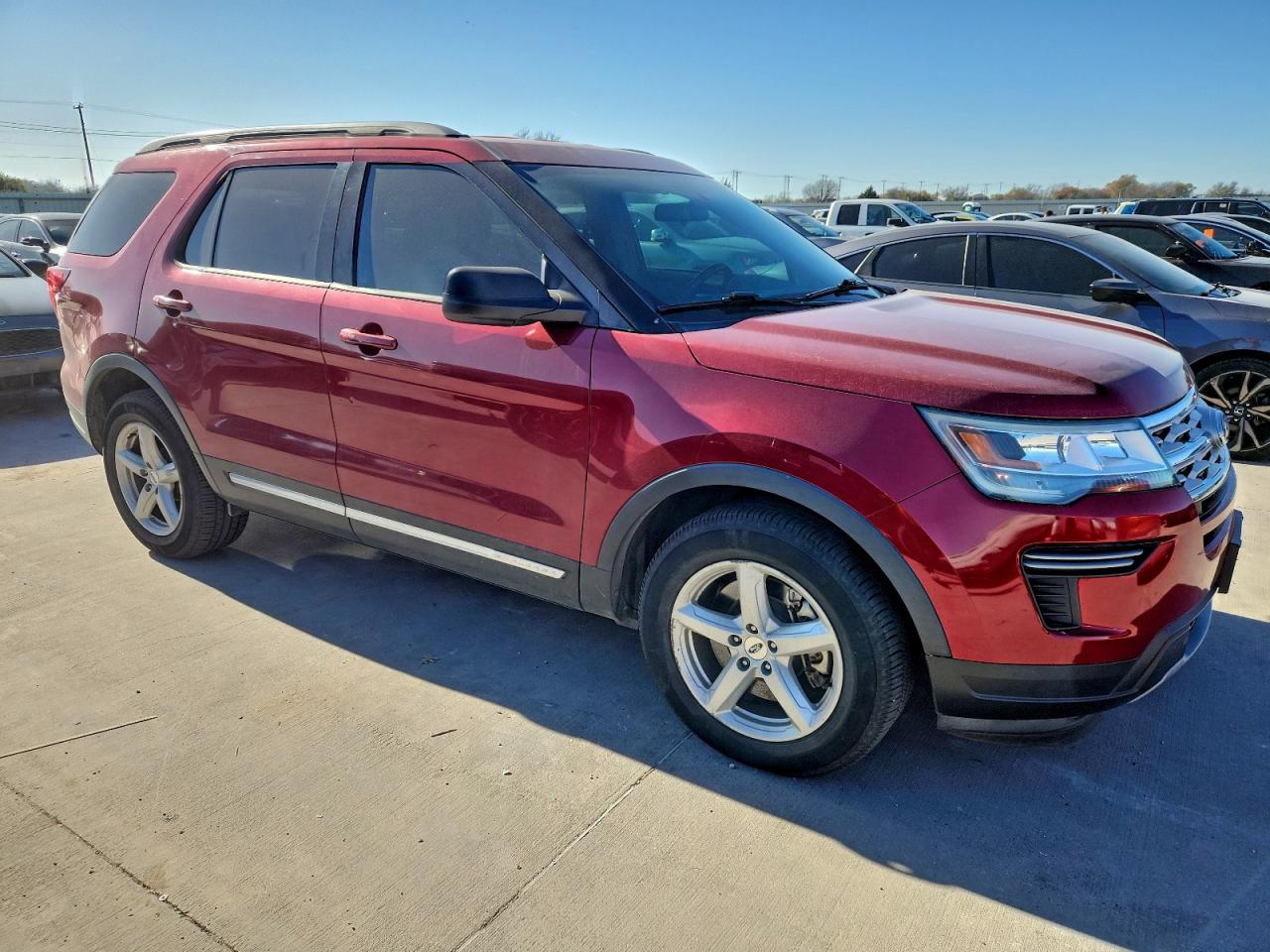2018 FORD EXPLORER XLT photo 4