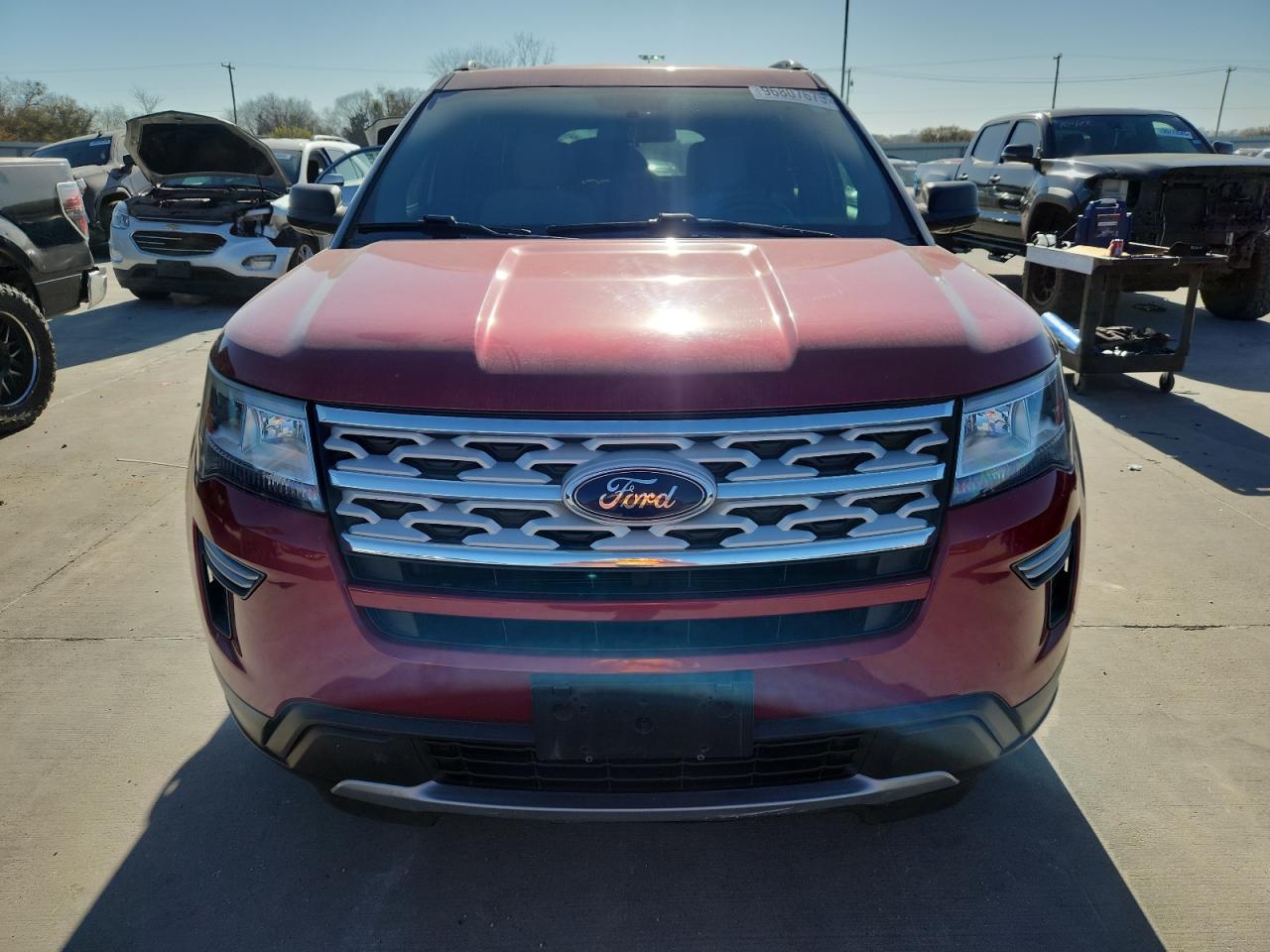2018 FORD EXPLORER XLT photo 5