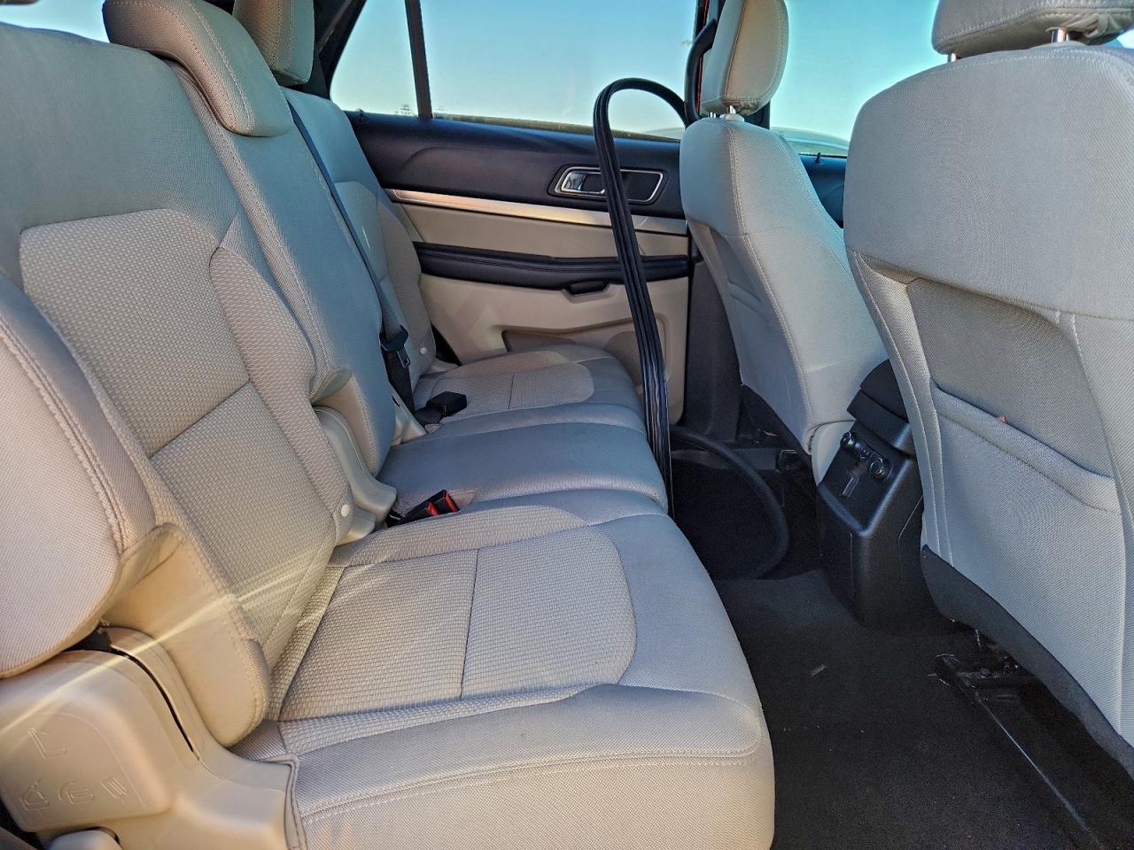 2018 FORD EXPLORER XLT photo 10