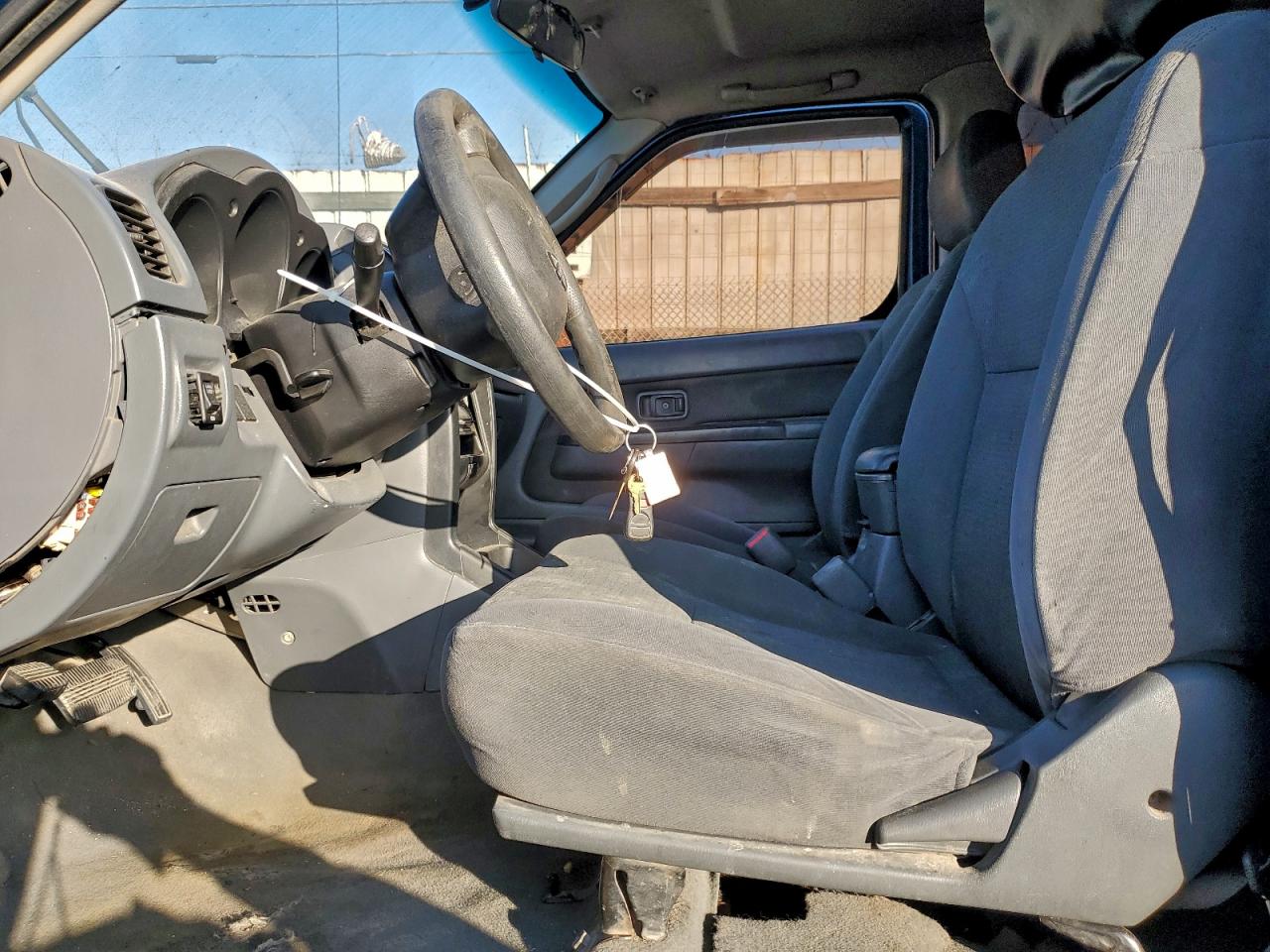2004 NISSAN FRONTIER KING CAB XE photo 7