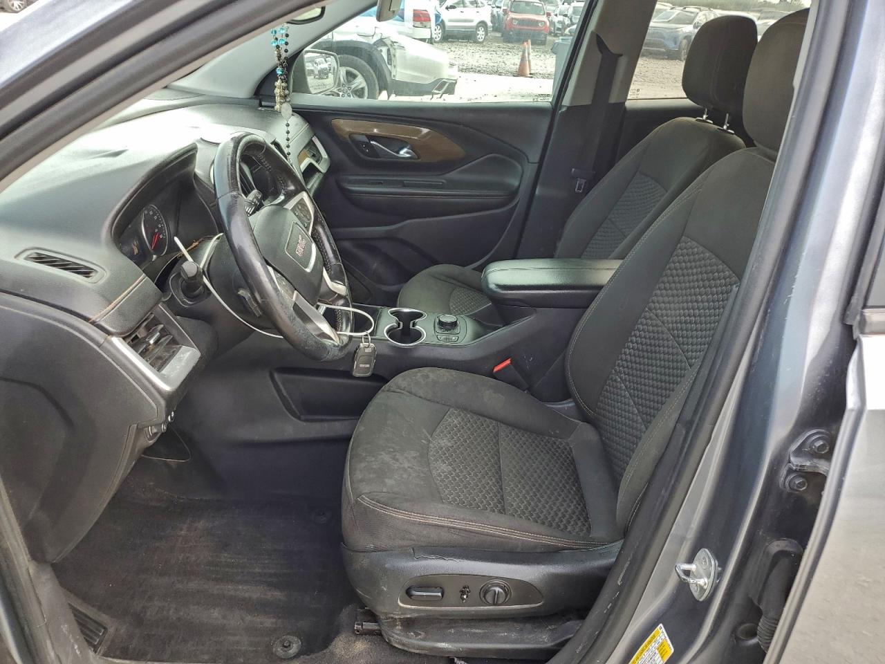 2020 GMC TERRAIN SLE photo 7