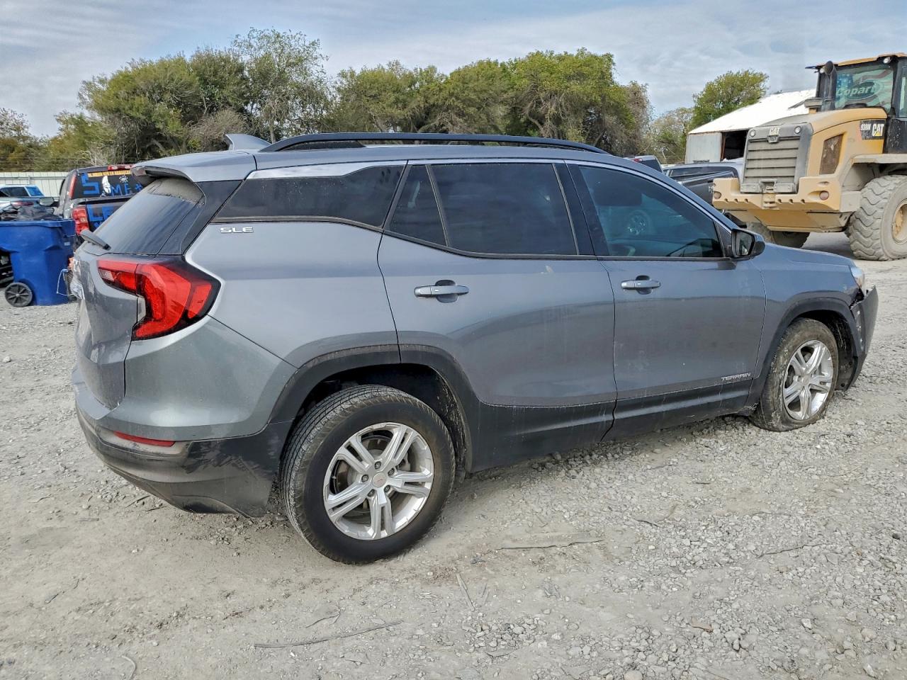 2020 GMC TERRAIN SLE photo 3