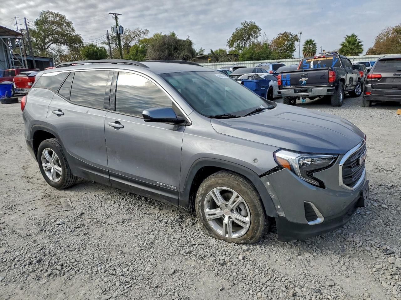 2020 GMC TERRAIN SLE photo 4