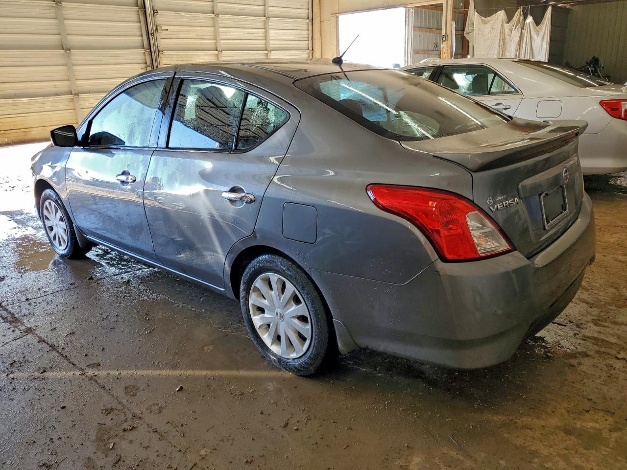 2019 NISSAN VERSA S photo 2