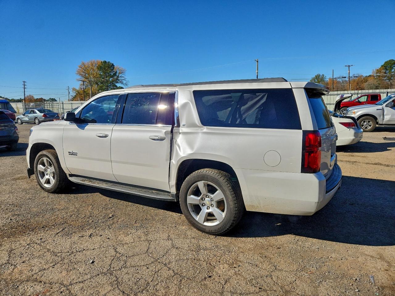 2018 CHEVROLET SUBURBAN C1500 LT photo 2