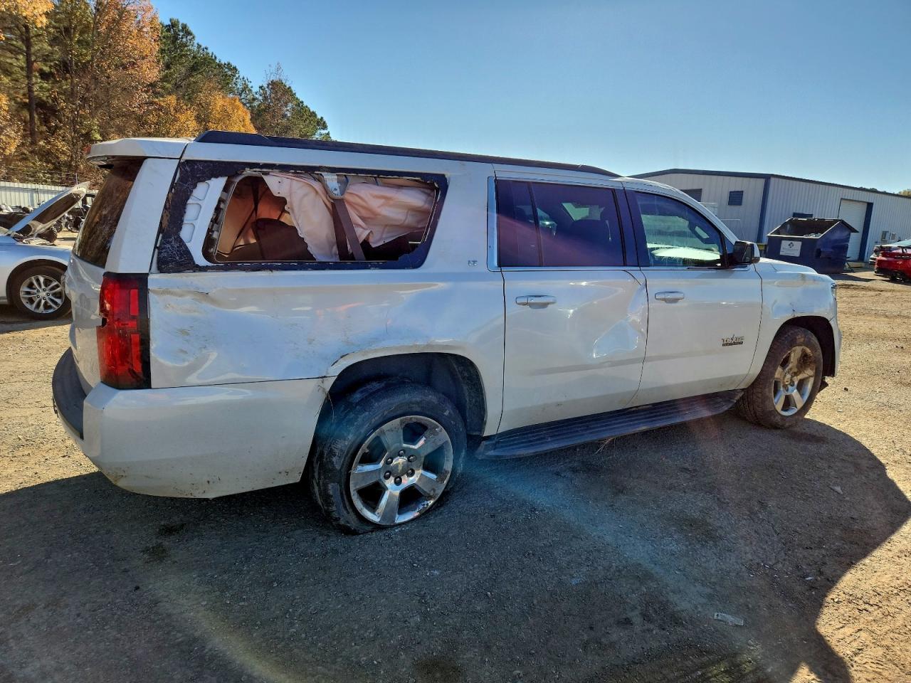 2018 CHEVROLET SUBURBAN C1500 LT photo 3