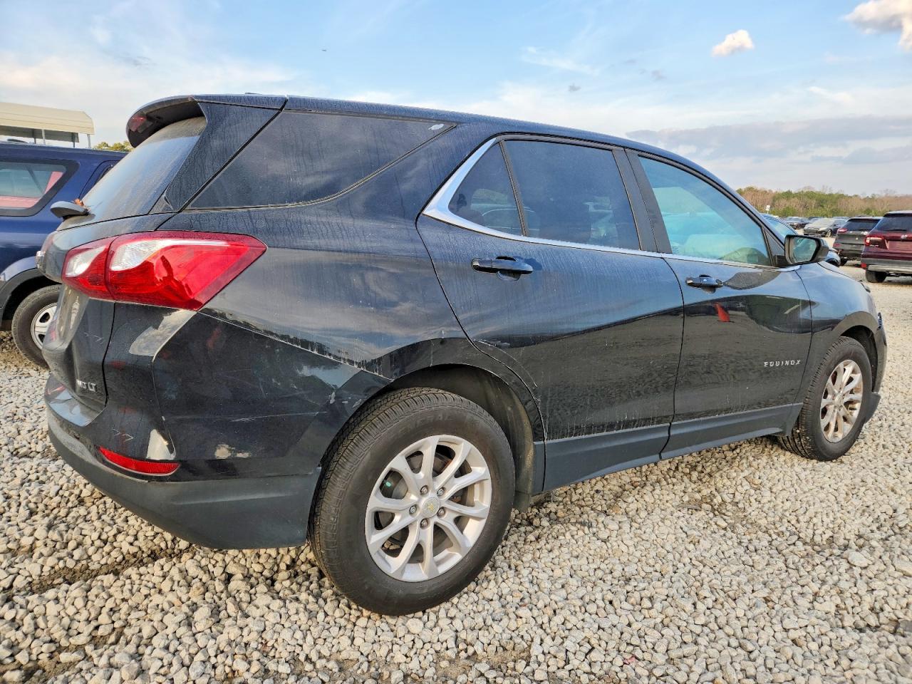 2021 CHEVROLET EQUINOX LT photo 3