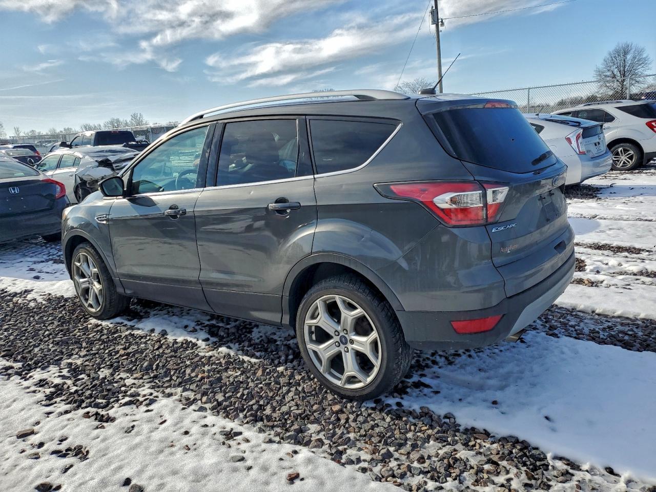 2017 FORD ESCAPE TITANIUM photo 2