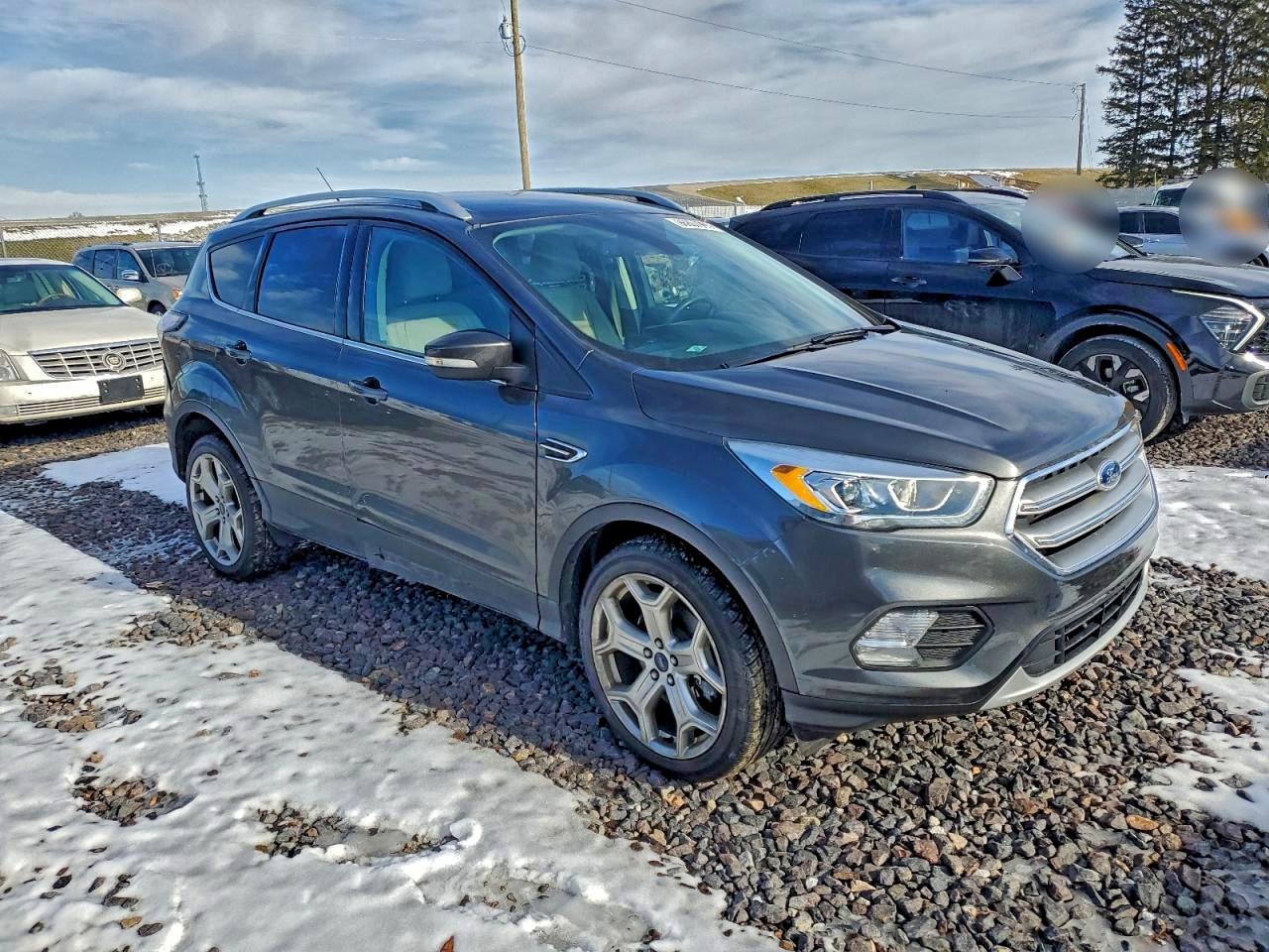 2017 FORD ESCAPE TITANIUM photo 4