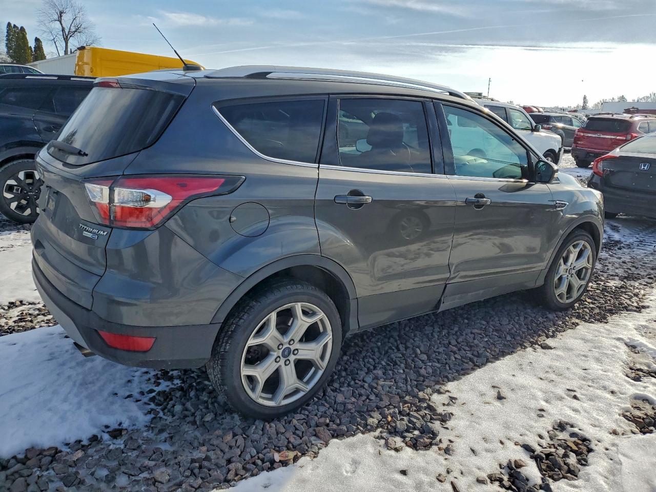 2017 FORD ESCAPE TITANIUM photo 3