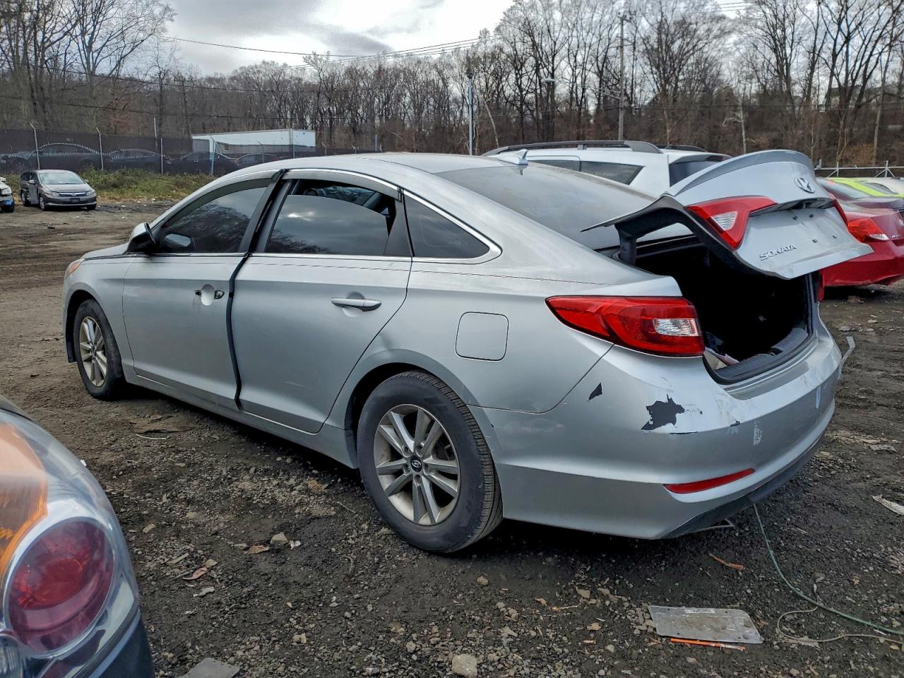 2017 HYUNDAI SONATA SE photo 2