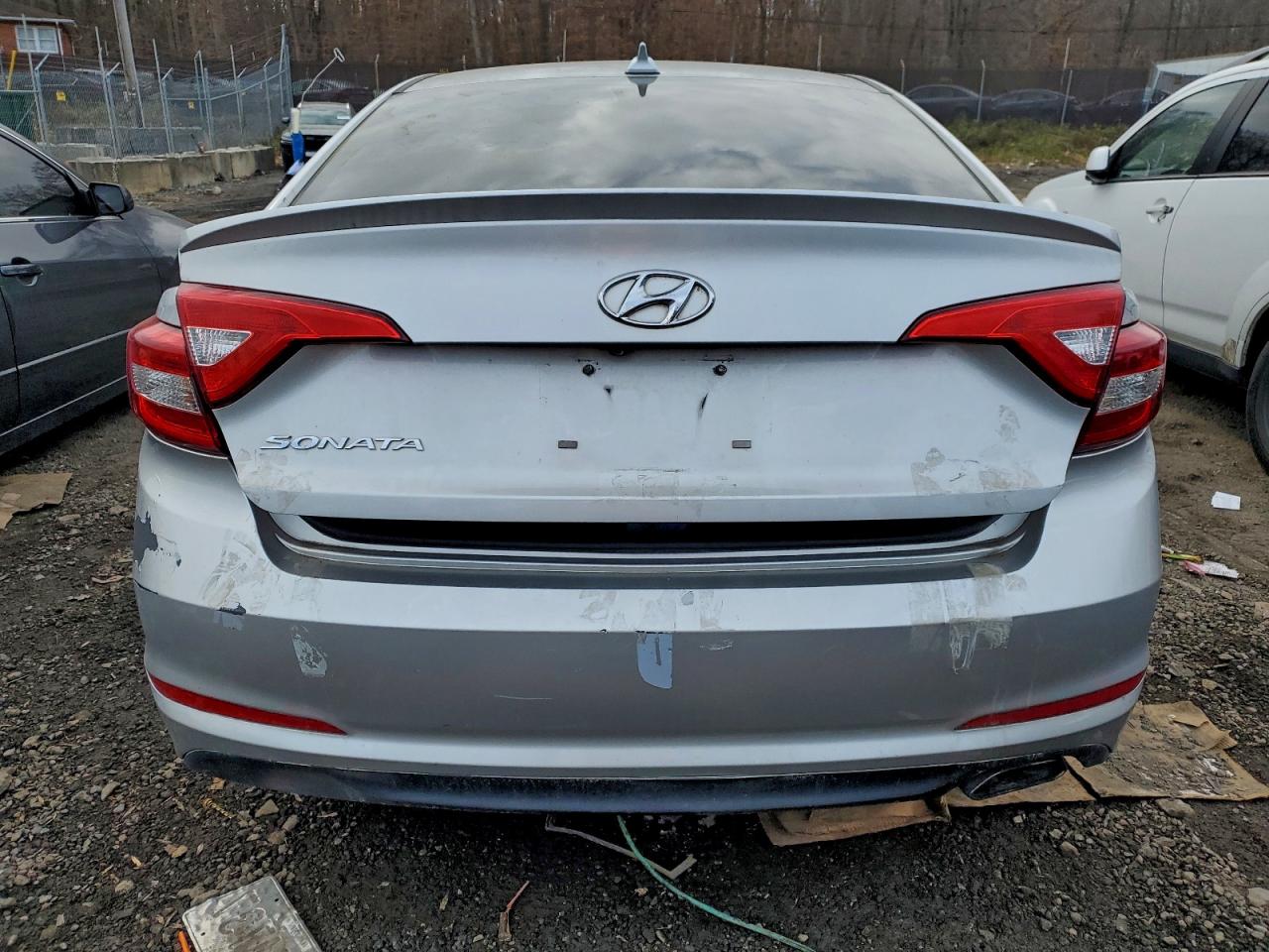 2017 HYUNDAI SONATA SE photo 6