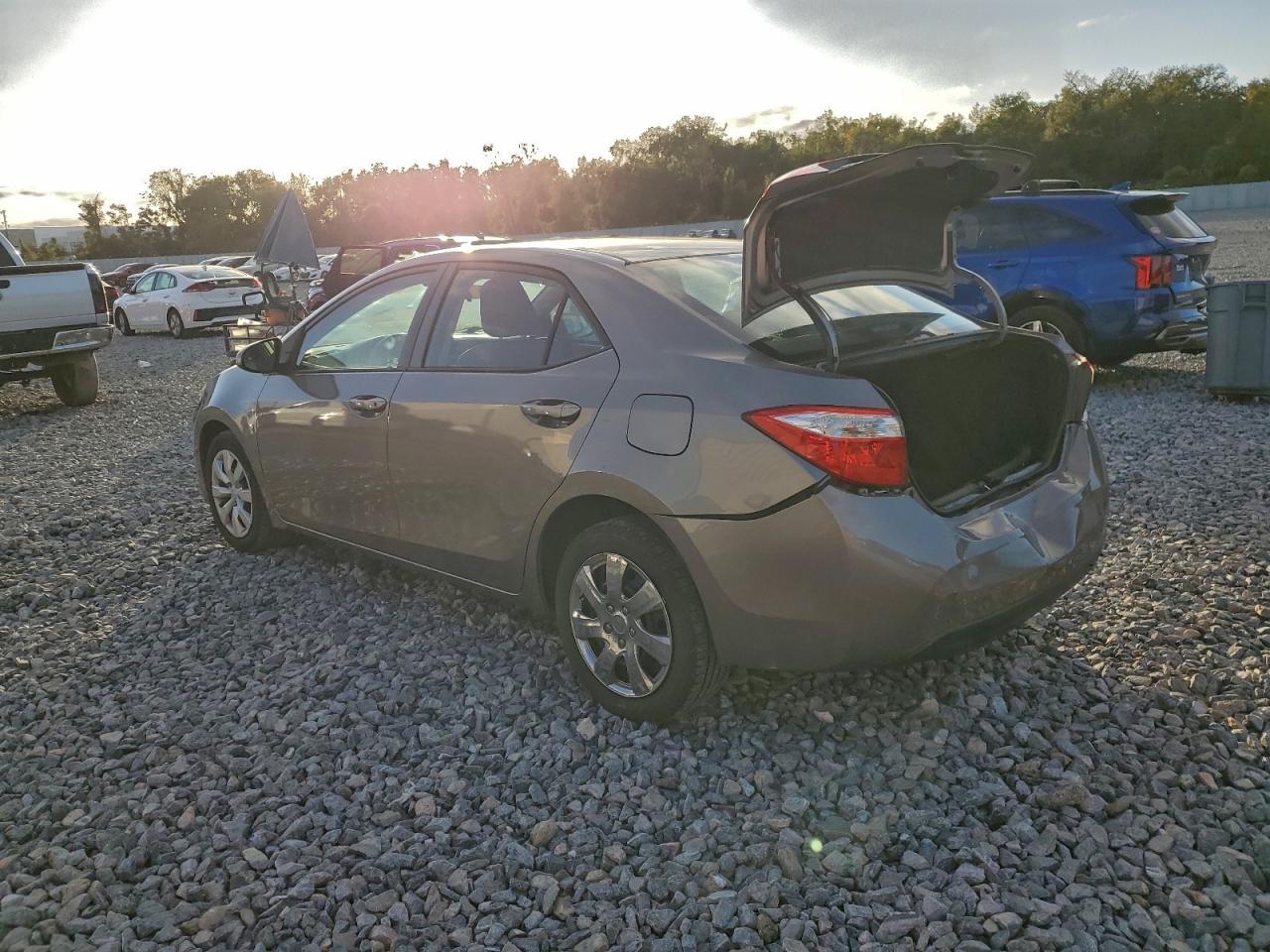2016 TOYOTA COROLLA L photo 2