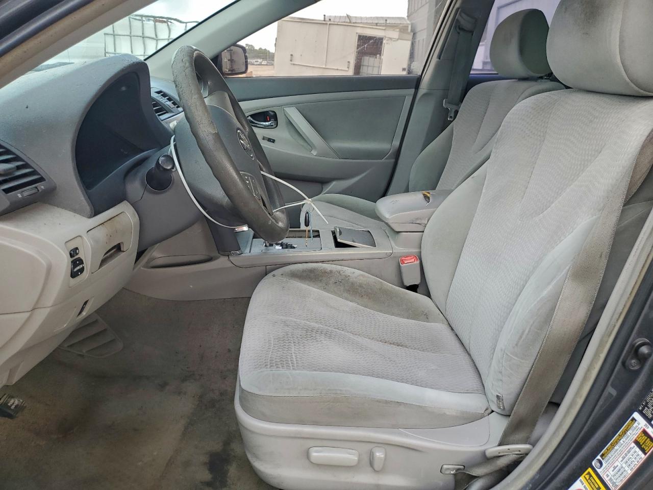 2011 TOYOTA CAMRY BASE photo 7