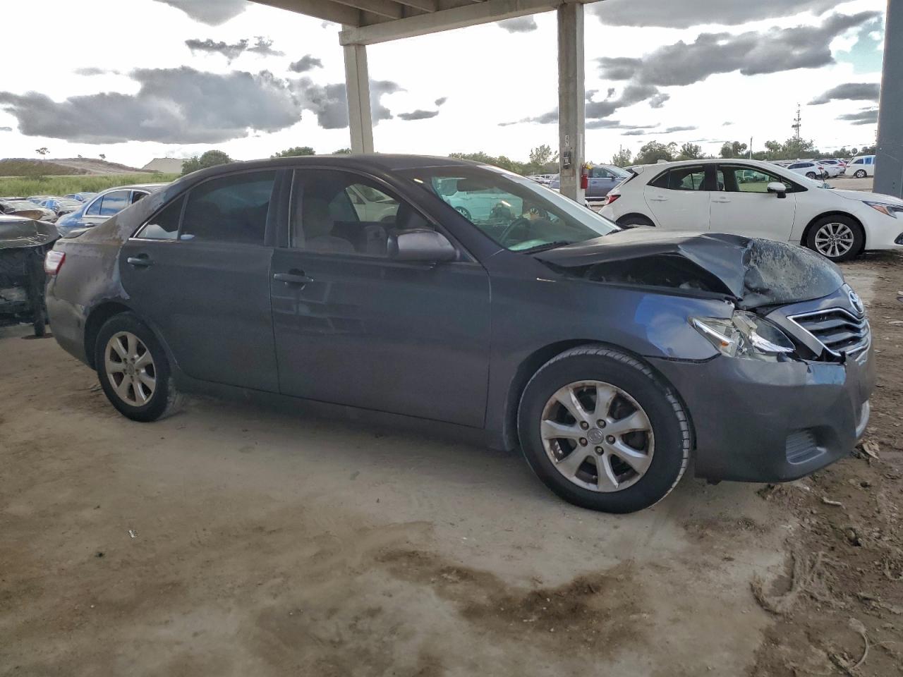 2011 TOYOTA CAMRY BASE photo 4