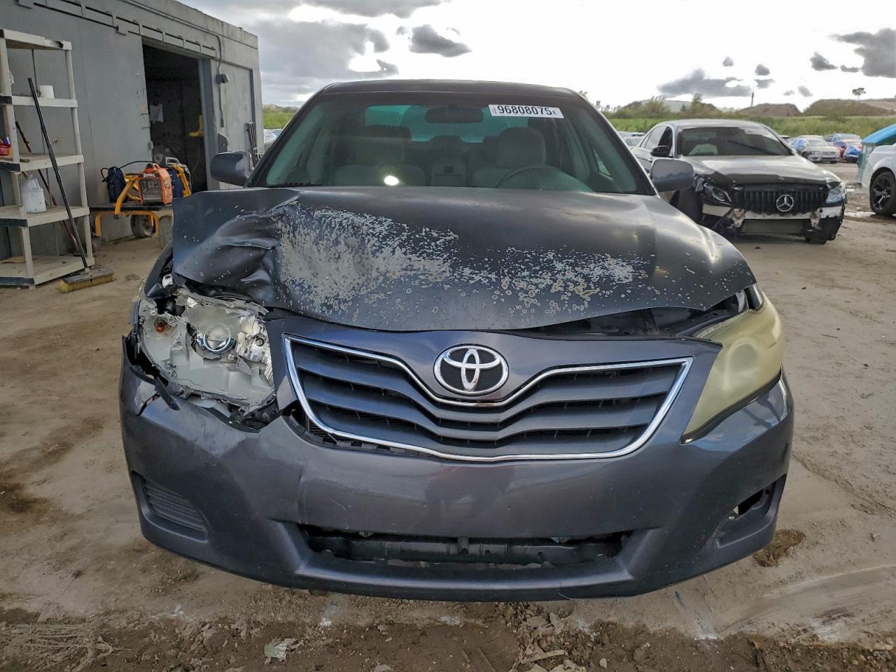 2011 TOYOTA CAMRY BASE photo 5