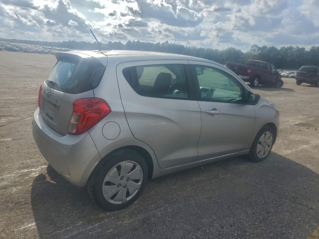 2018 CHEVROLET SPARK LS photo 3