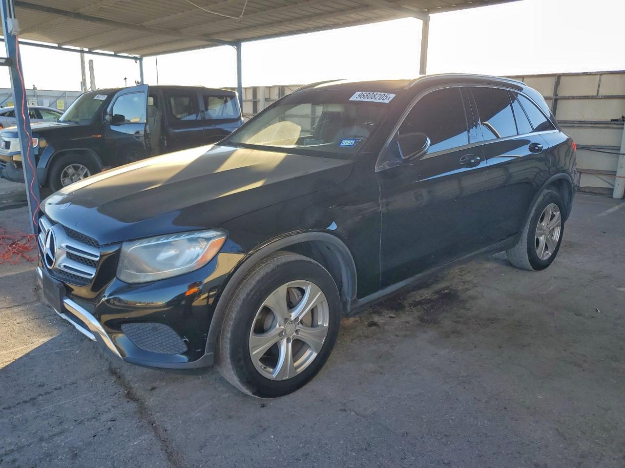 2016 MERCEDES-BENZ GLC