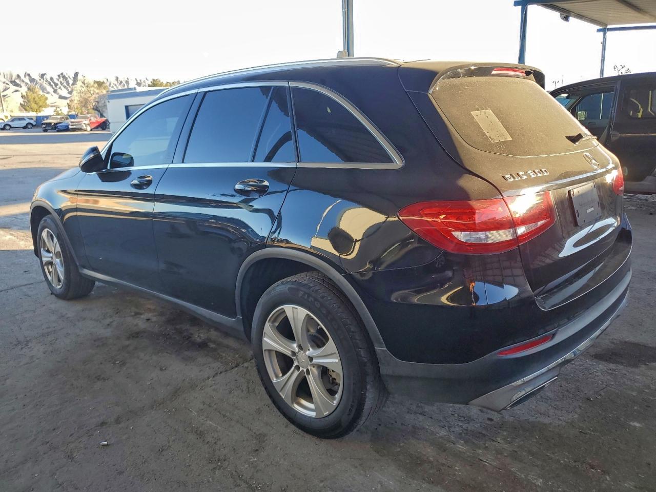 2016 MERCEDES-BENZ GLC 300 photo 2