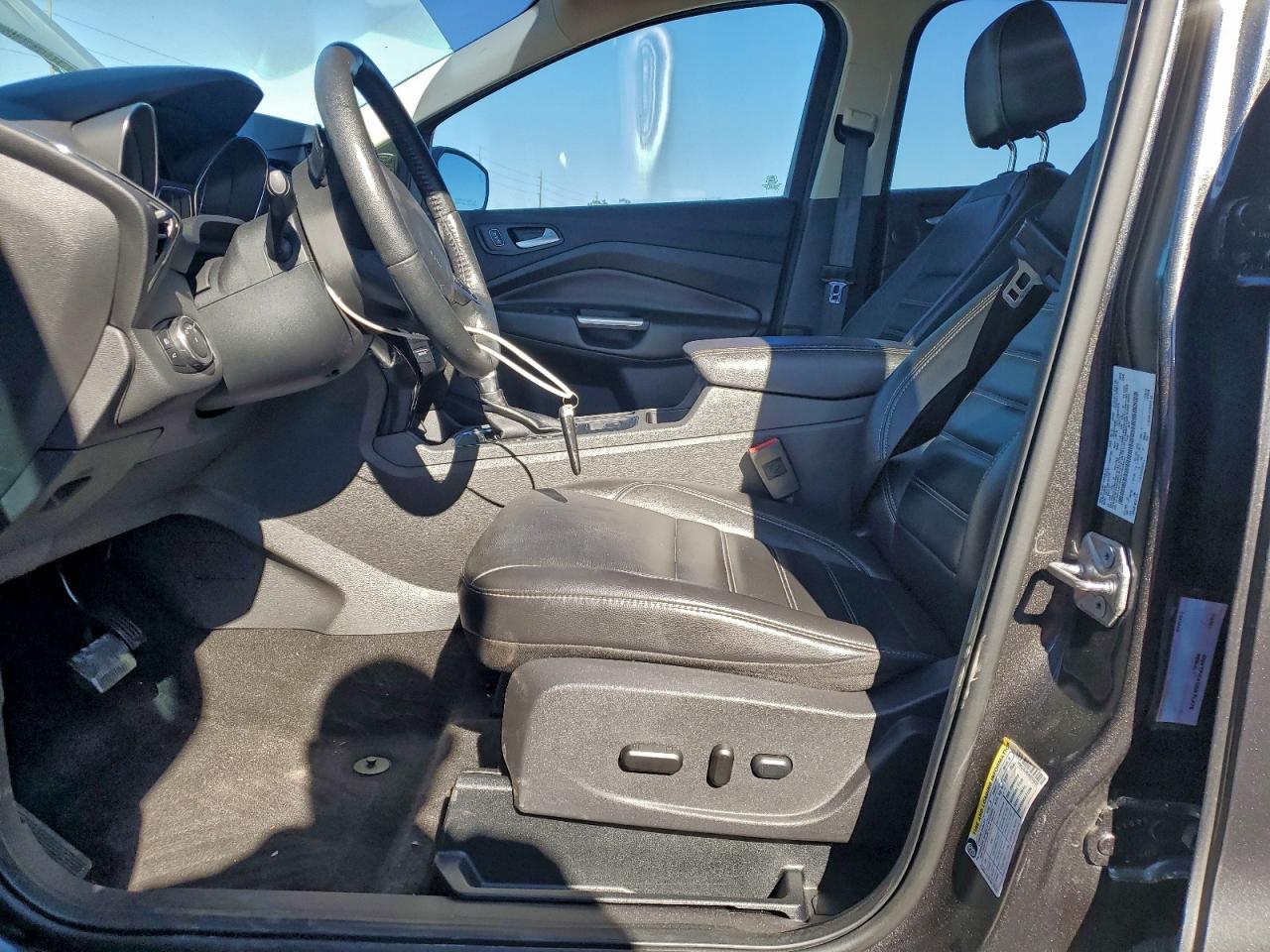 2017 FORD ESCAPE TITANIUM photo 7