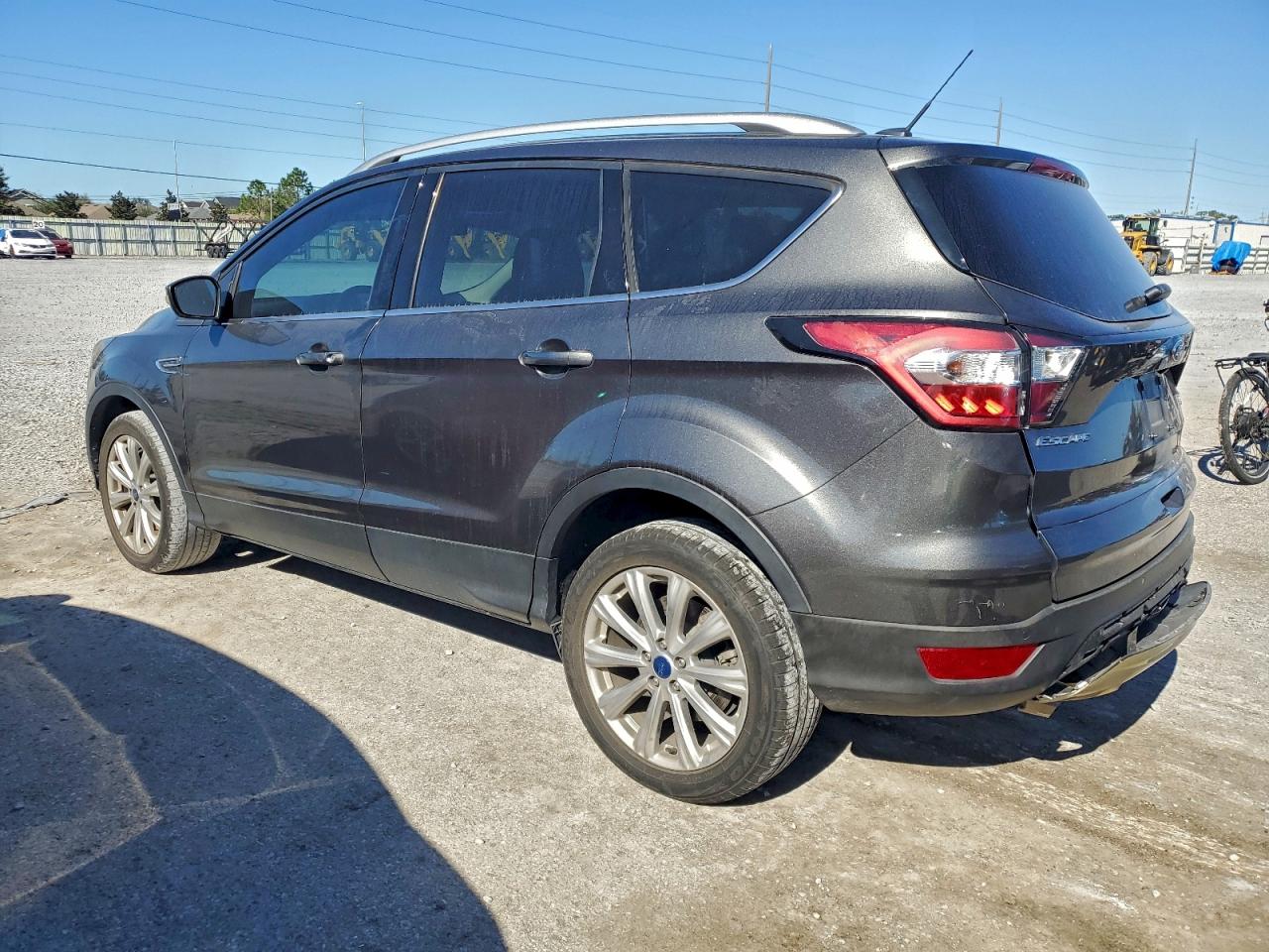 2017 FORD ESCAPE TITANIUM photo 2