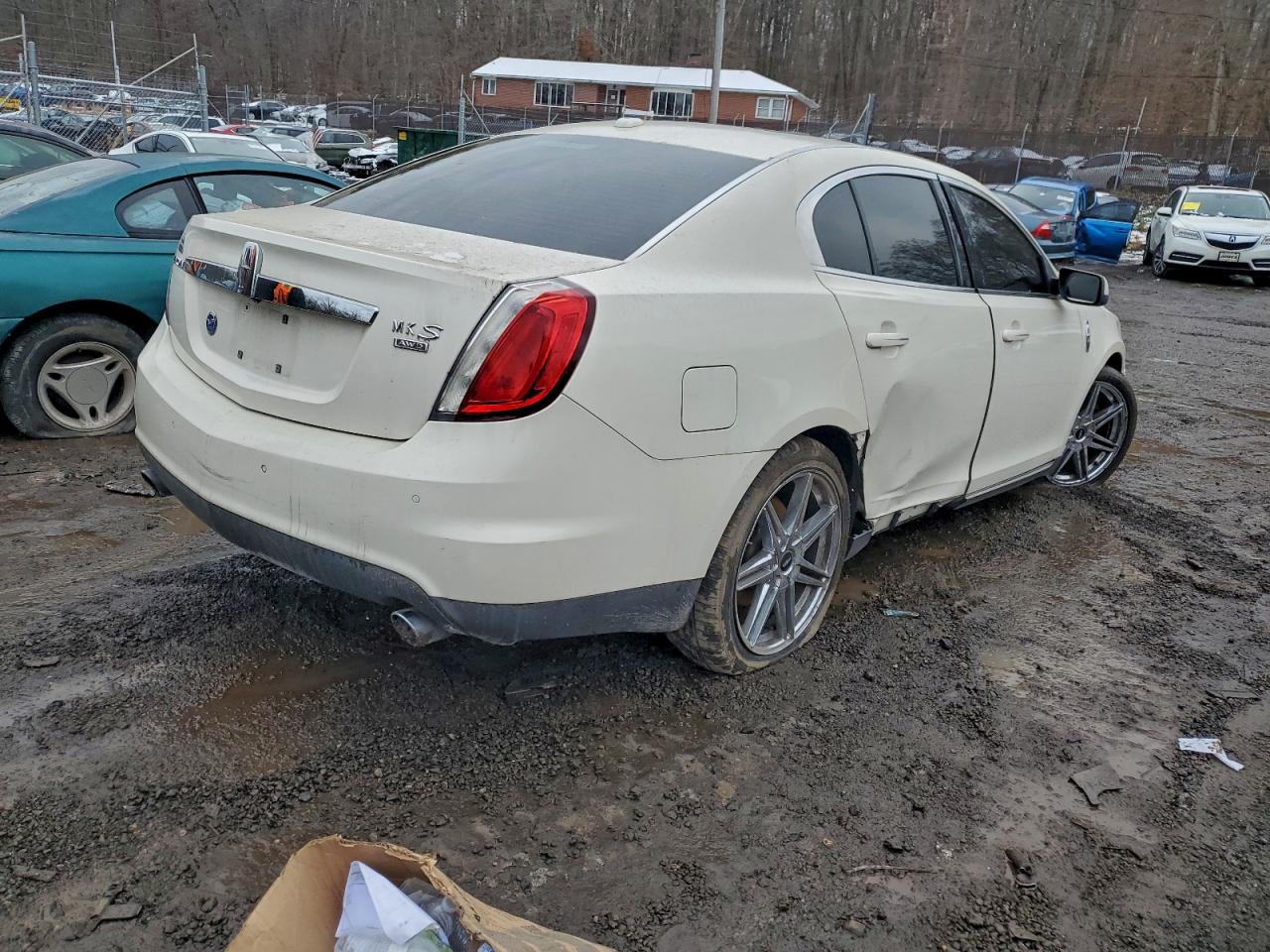 2009 LINCOLN MKS photo 3