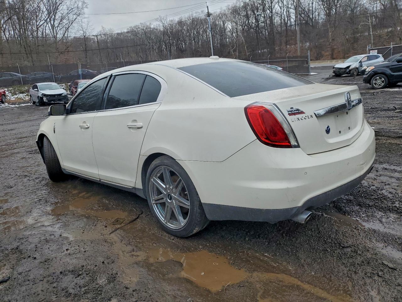 2009 LINCOLN MKS photo 2