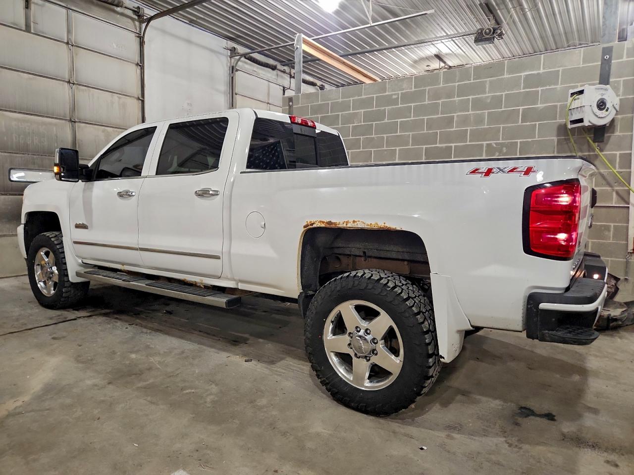 2015 CHEVROLET SILVERADO K2500 HIGH COUNTRY photo 2
