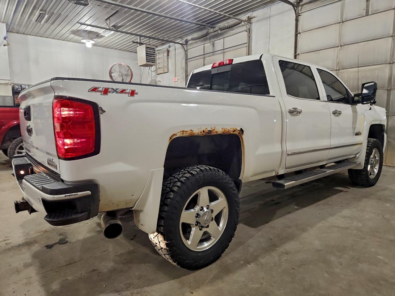 2015 CHEVROLET SILVERADO K2500 HIGH COUNTRY photo 3