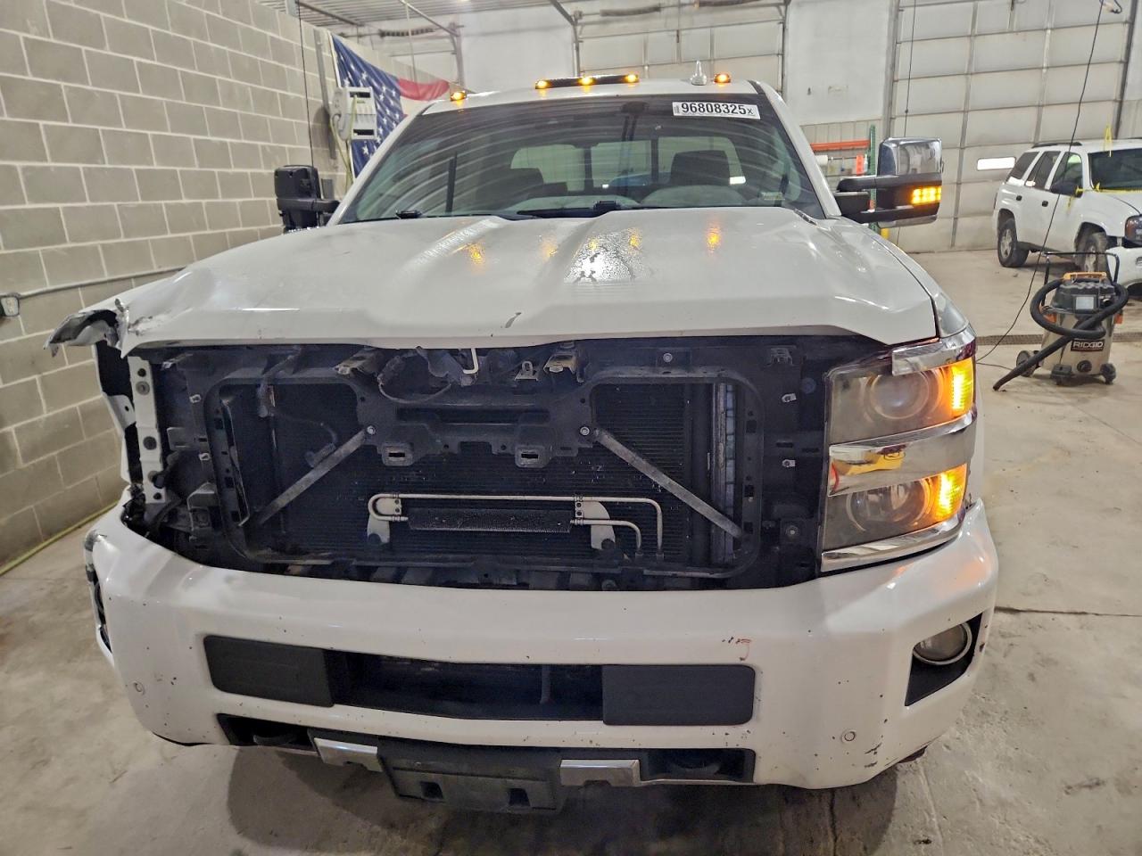 2015 CHEVROLET SILVERADO K2500 HIGH COUNTRY photo 5
