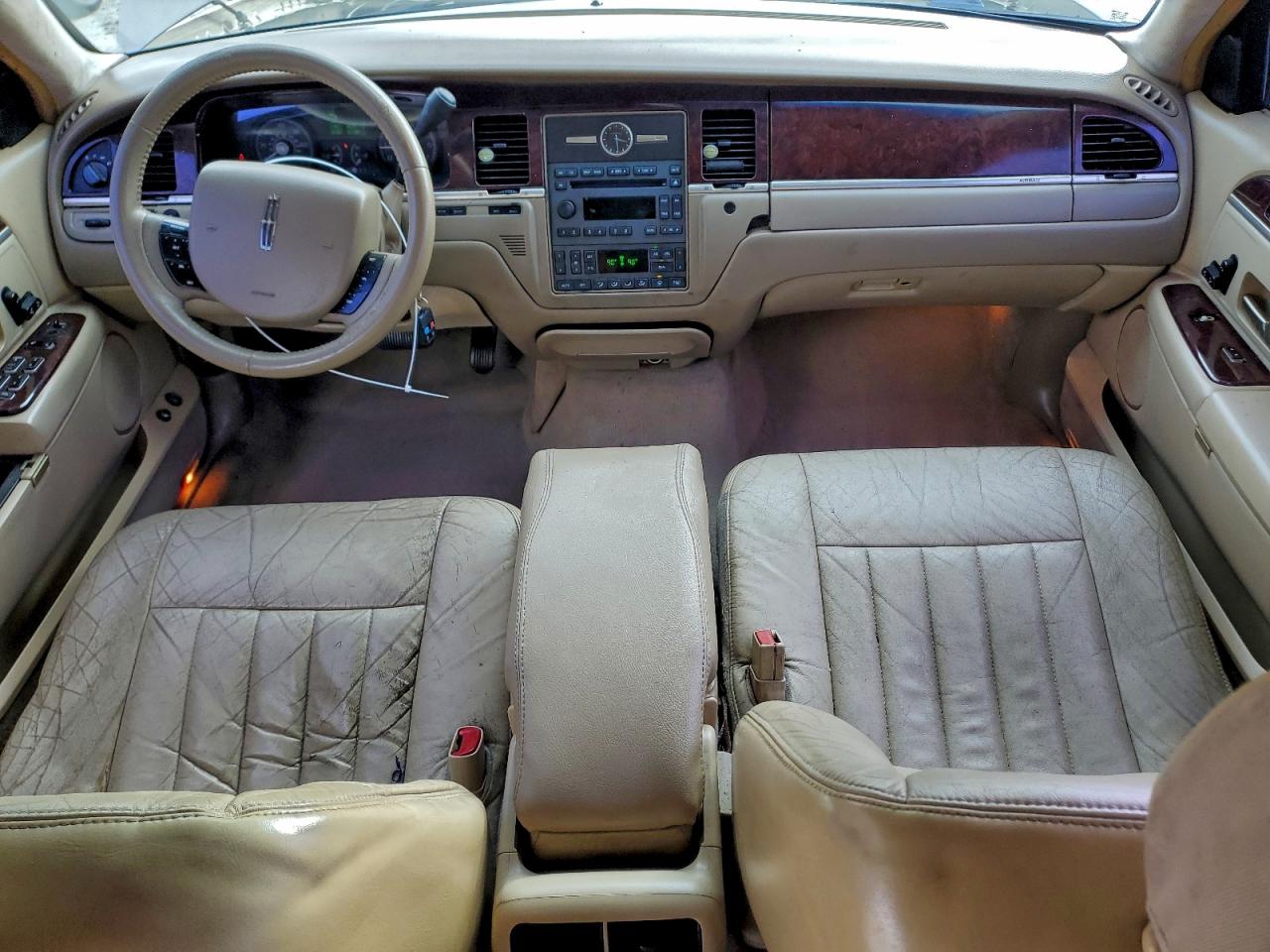 2006 LINCOLN TOWN CAR SIGNATURE photo 8
