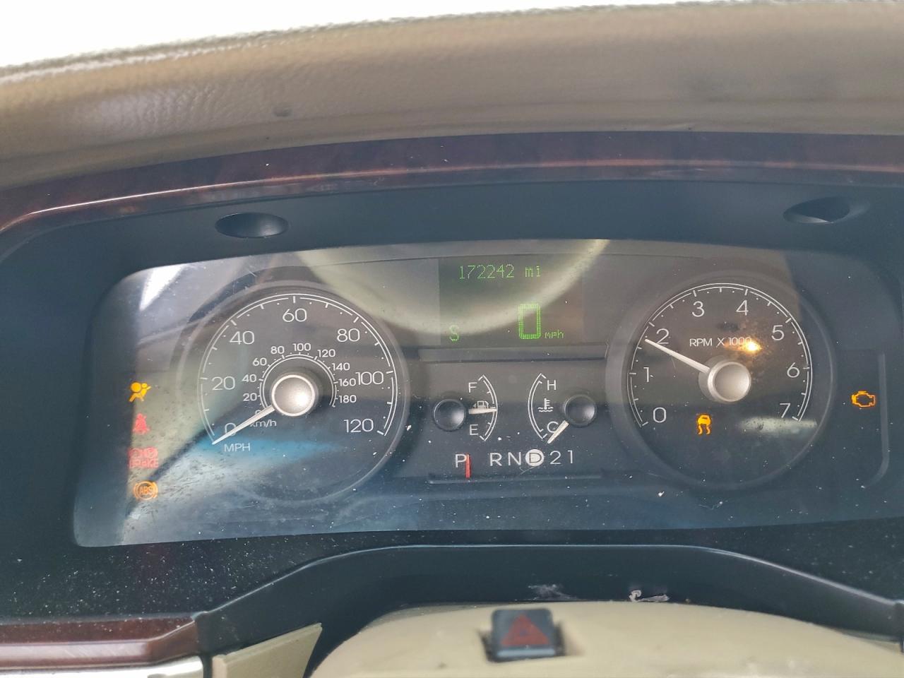 2006 LINCOLN TOWN CAR SIGNATURE photo 9
